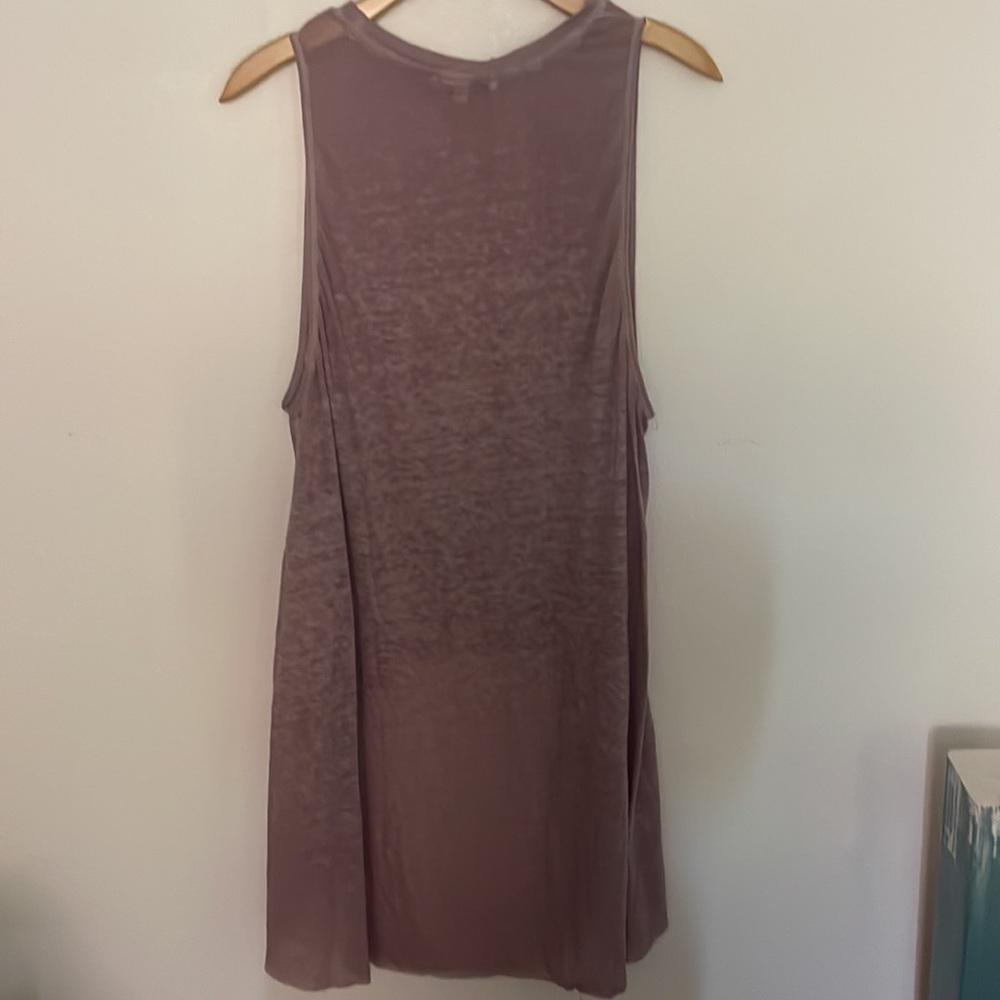 Distressed top - Picture 4 of 4